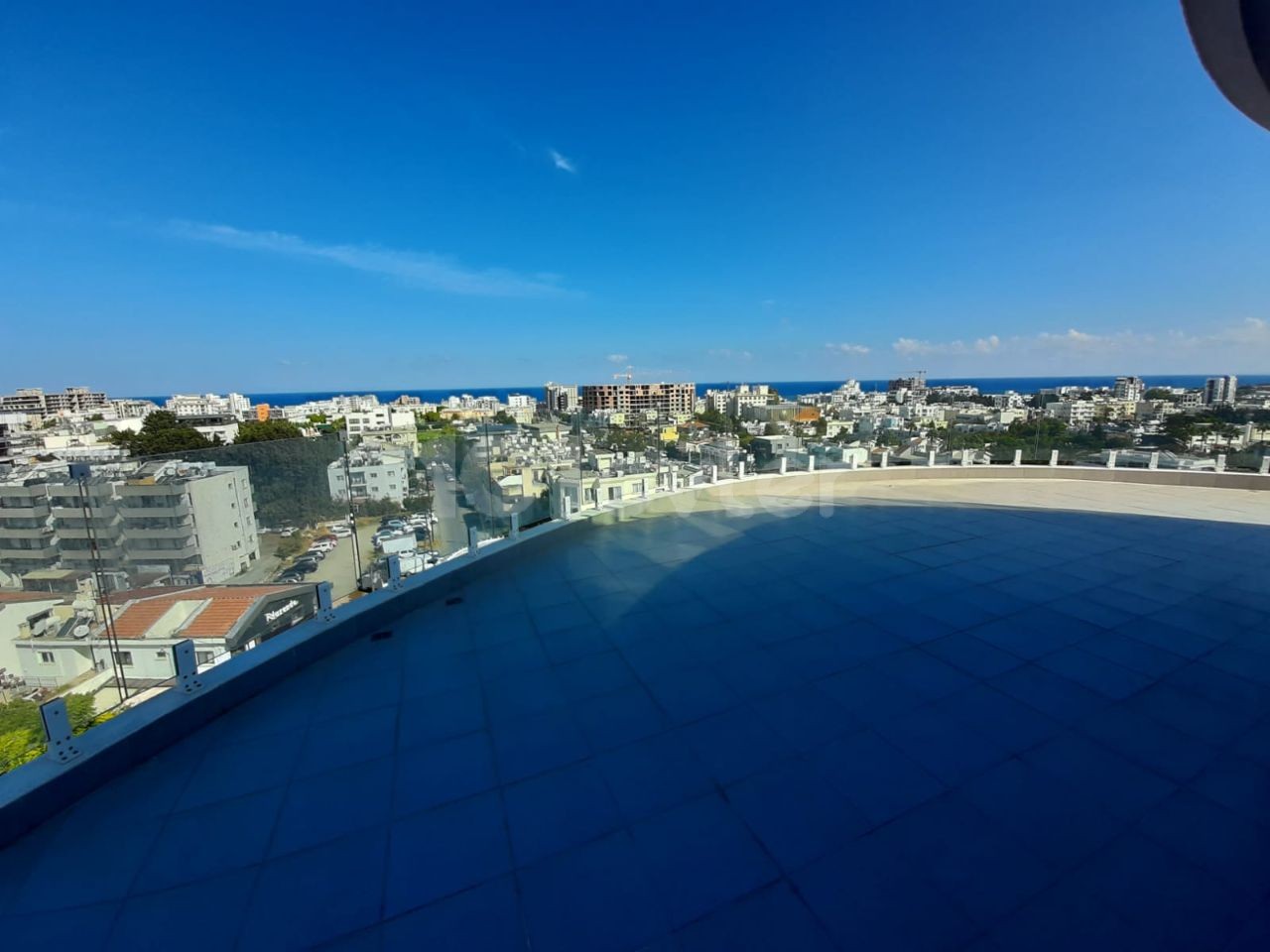 THREE BEDROOM APARTMENT WITH STUNNING SEA VIEWS