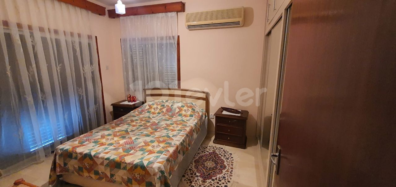 Girne Merkezde Kiralık 3+1 Eşyalı Daire  (Aile İçin)