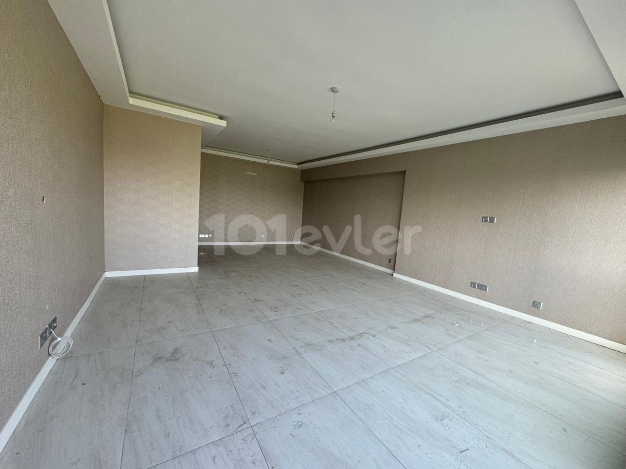 2+1 Unfurnished Flat for Rent in Kyrenia Center