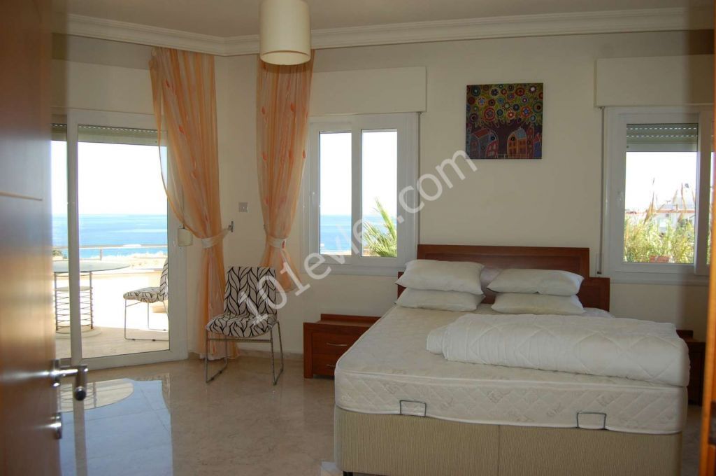 MAGNIFICENT FULLY FURNISHED VILLA - LAPTA