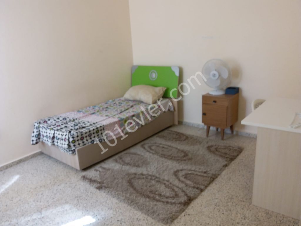 Yenikent'de full eşyalı kiralık 3+1 daire 2.350 TL