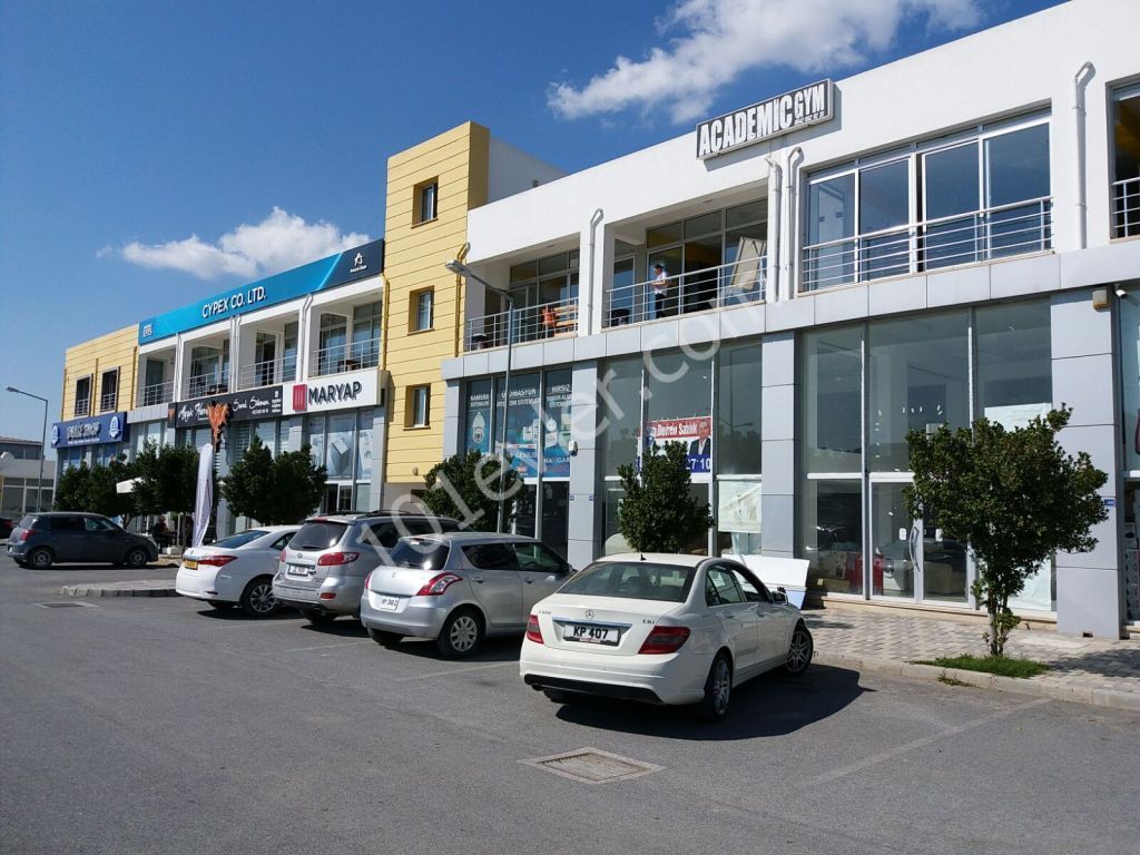 Lefkoşa K.Kaymaklı da anayol üzeri 230 m2 devren satılık dükkan