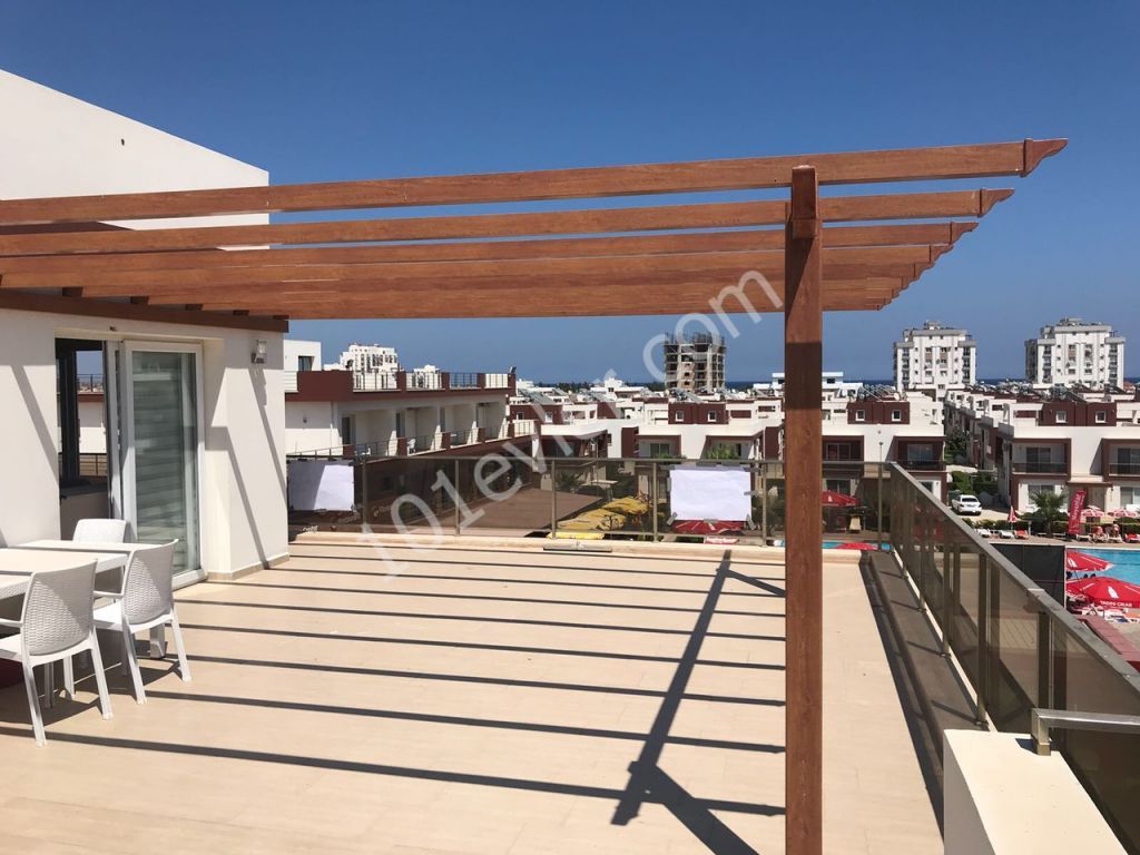 İskele, Long Beach'de satılık  1+1 penthouse daire