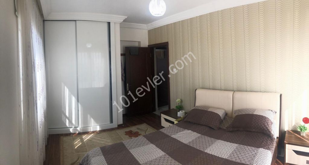 Tüm eşyaları ile birlikte, geniş teraslı penthouse