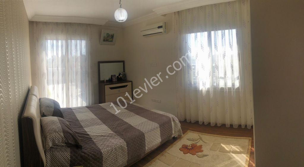 Tüm eşyaları ile birlikte, geniş teraslı penthouse