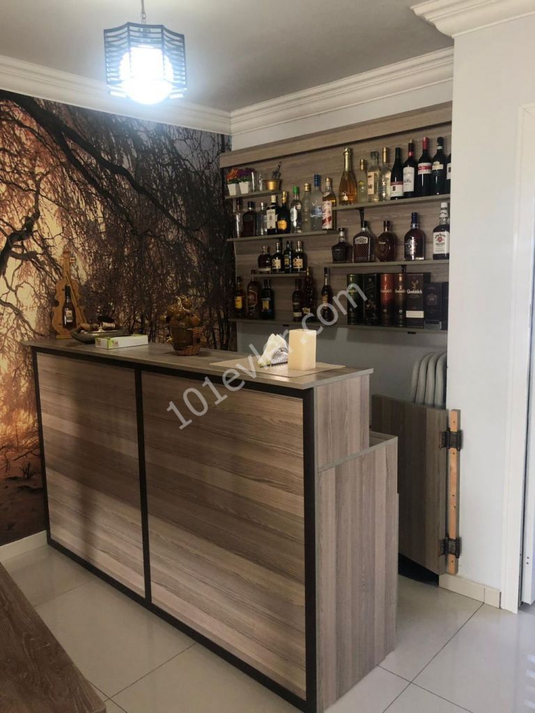 Tüm eşyaları ile birlikte, geniş teraslı penthouse