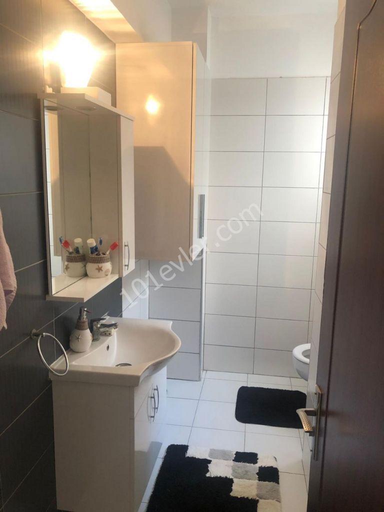 Tüm eşyaları ile birlikte, geniş teraslı penthouse