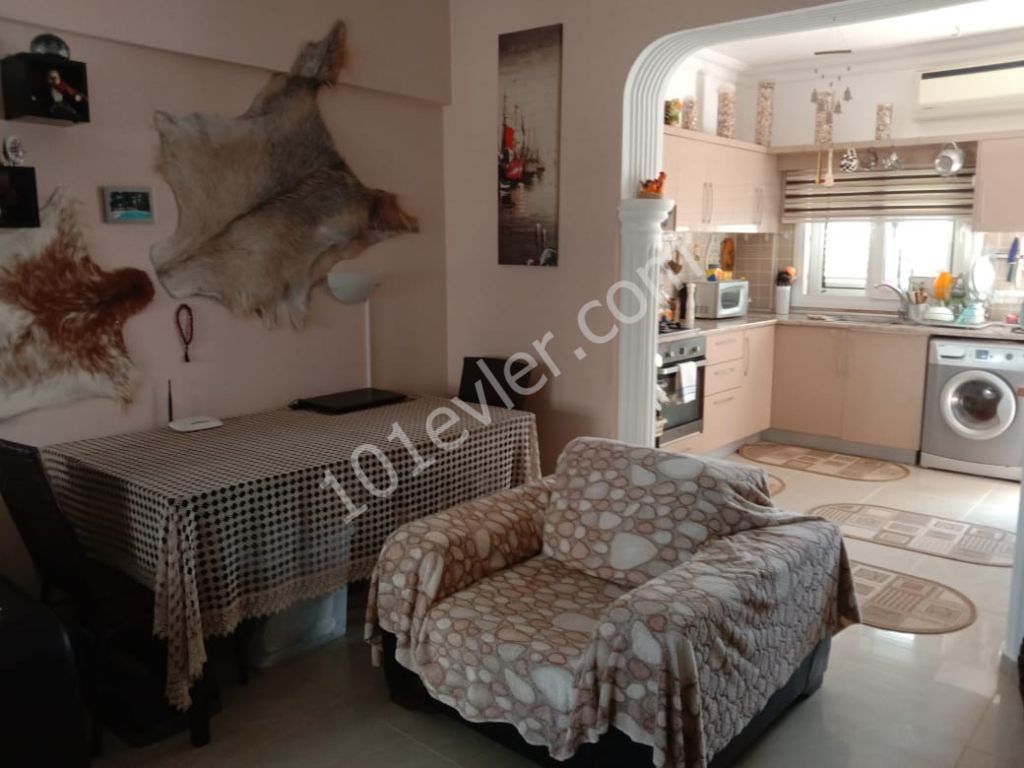 Long Beach bölgesinde, full eşyalı, satılık 2+1 ikiz villa.