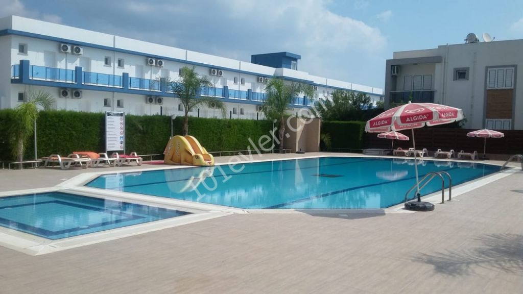 Long Beach bölgesinde, full eşyalı, satılık 2+1 ikiz villa.