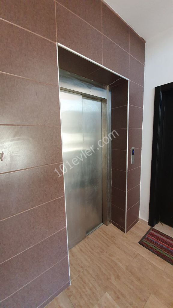 A spacious 2-bedroom apartment with a Turkish cob in the Karakol district. ** 