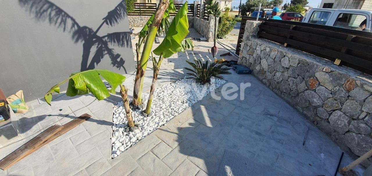 Bungalows with a large garden, pool infrastructure on the Bosphorus ** 