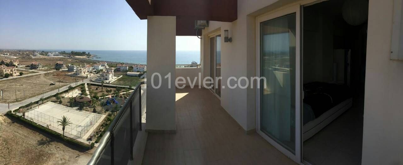 9. On the floor - with PANORAMIC sea views, furnished, taxes paid. ** 