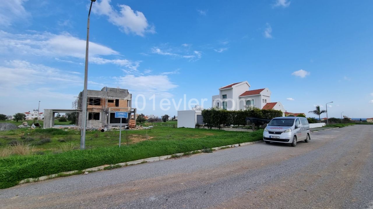 Large plot of land in the Bosphorus hill region ** 