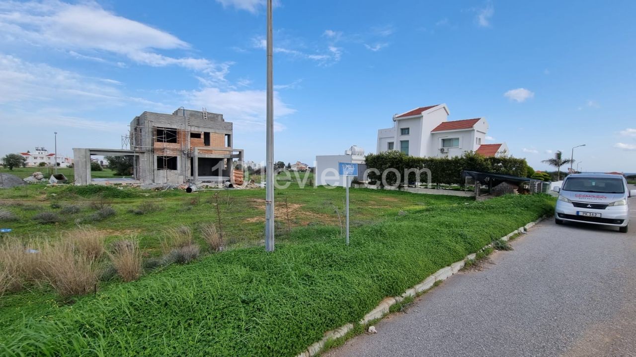 Large plot of land in the Bosphorus hill region ** 