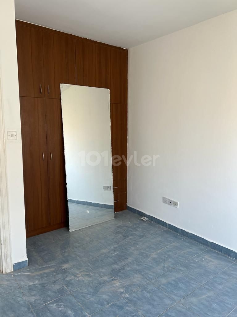 EIN PREIS ! 3 Zimmer-neu renoviert ** 