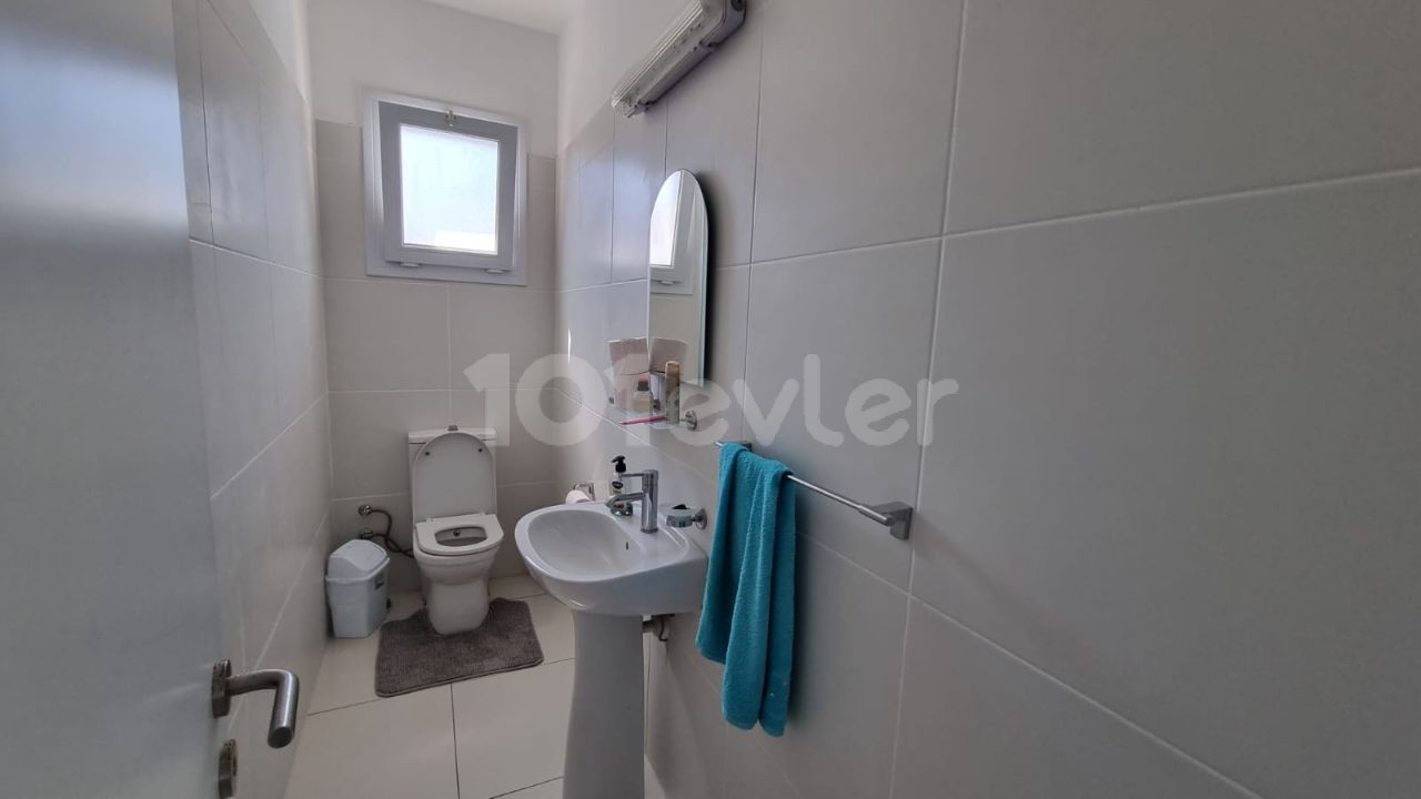 HAVUZ cephesinde kiralık Villa