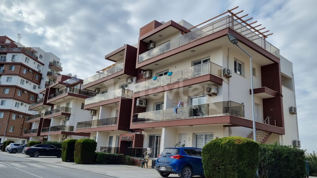 ROYAL SUN sitesi - havuz yanı. Vergileri ödenmiş