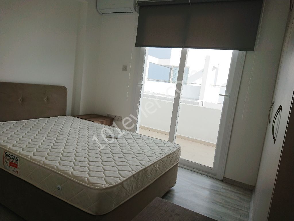  Girne Merkez’de Kaliteli Asansörlü Binada 2+1 Dağ ve DENİZ Manzaralı  SATILIK EŞYALI YATIRIMLIK Penthouse Daire 