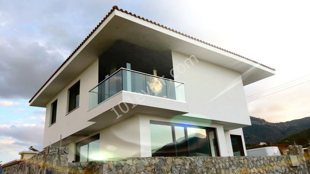 Villa For Sale in Alsancak, Kyrenia