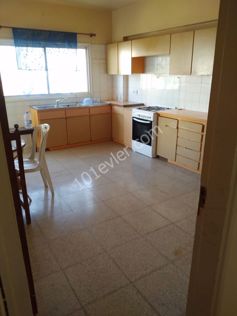 Flat For Sale in Türk Mahallesi, Kyrenia