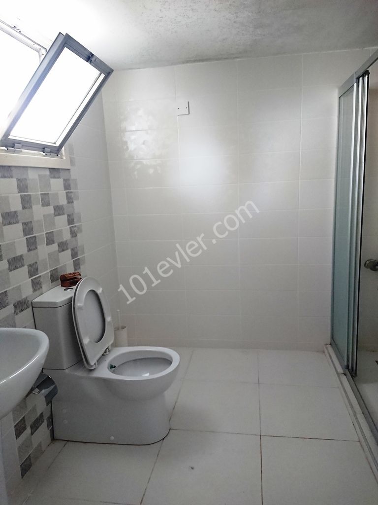 Lefkoşa Merkeze 5 Dk Mesafede Aydınlık Ferah Şömineli 4+2 İkiz Villa Kiralık! 