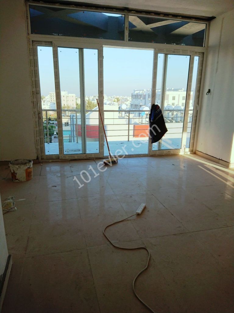 Penthouse For Sale in Küçük Kaymaklı, Nicosia