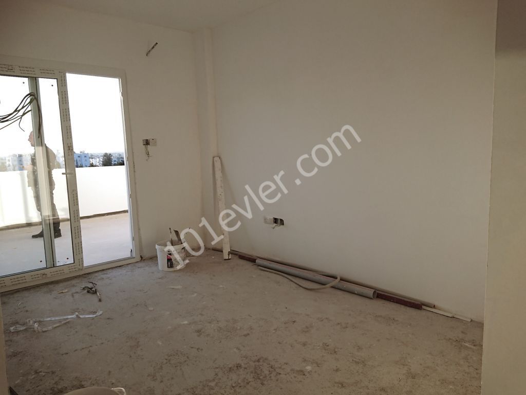 Penthouse For Sale in Küçük Kaymaklı, Nicosia