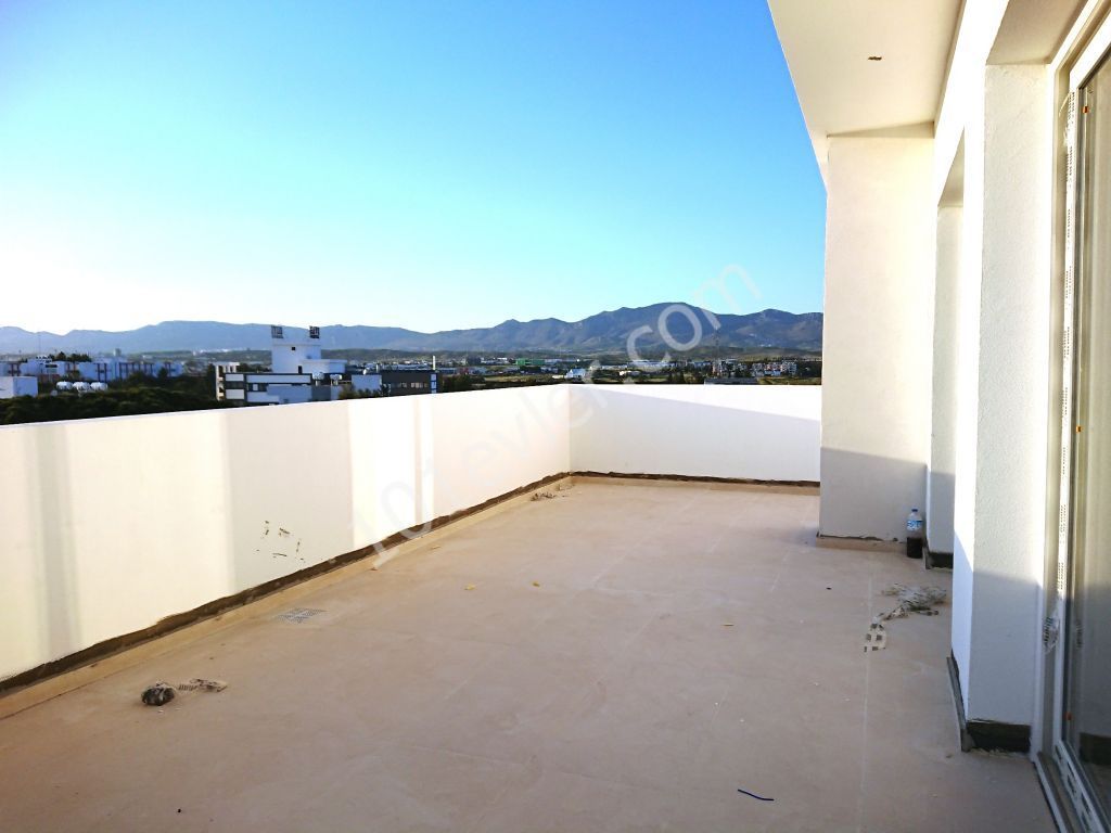 Penthouse For Sale in Küçük Kaymaklı, Nicosia