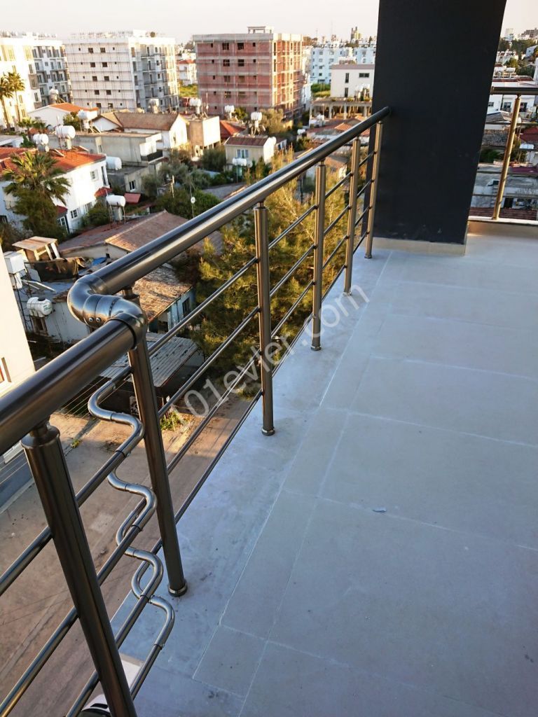 Penthouse For Sale in Küçük Kaymaklı, Nicosia