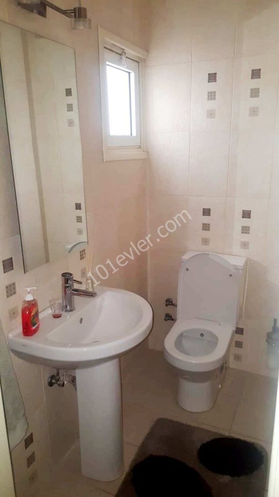 "12 AY PEŞİN ÖDEMEDE" 140m2 -3+1 Zemin kat bahçe kullanımlı daire Sadece 350Stg/Aylık Kiralık!!!  