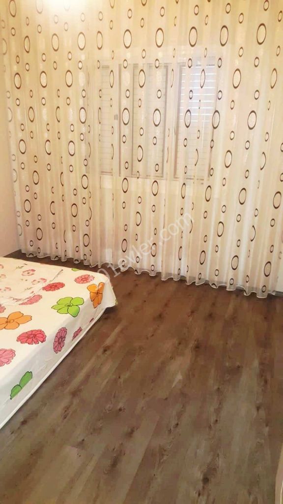 "12 AY PEŞİN ÖDEMEDE" 140m2 -3+1 Zemin kat bahçe kullanımlı daire Sadece 350Stg/Aylık Kiralık!!!  