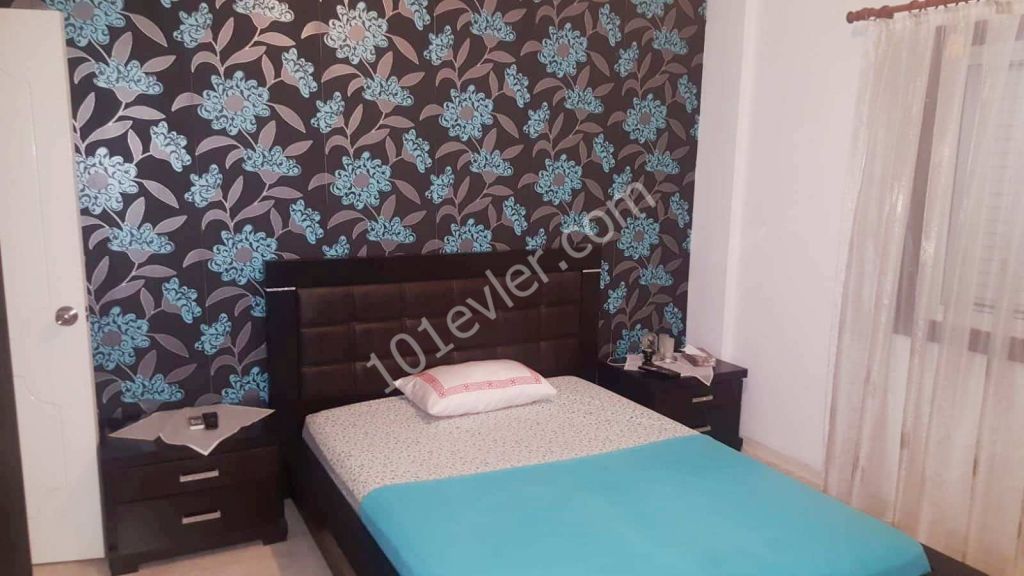 "12 AY PEŞİN ÖDEMEDE" 140m2 -3+1 Zemin kat bahçe kullanımlı daire Sadece 350Stg/Aylık Kiralık!!!  