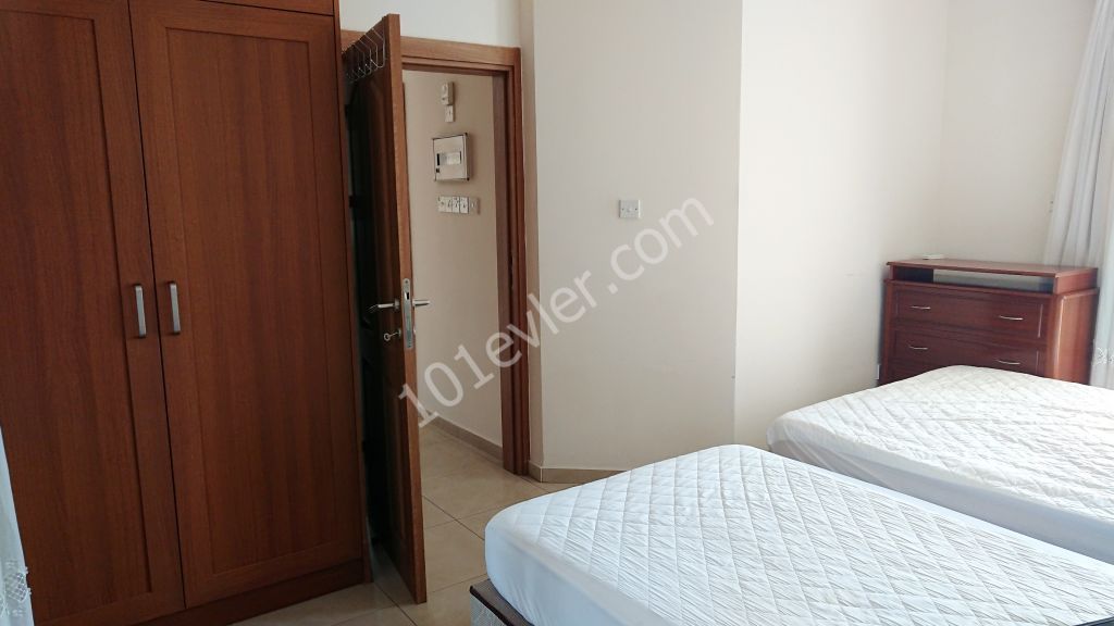 Girne Merkez'de Geniş Ferah 2+1 Temiz Kiralık Daire 