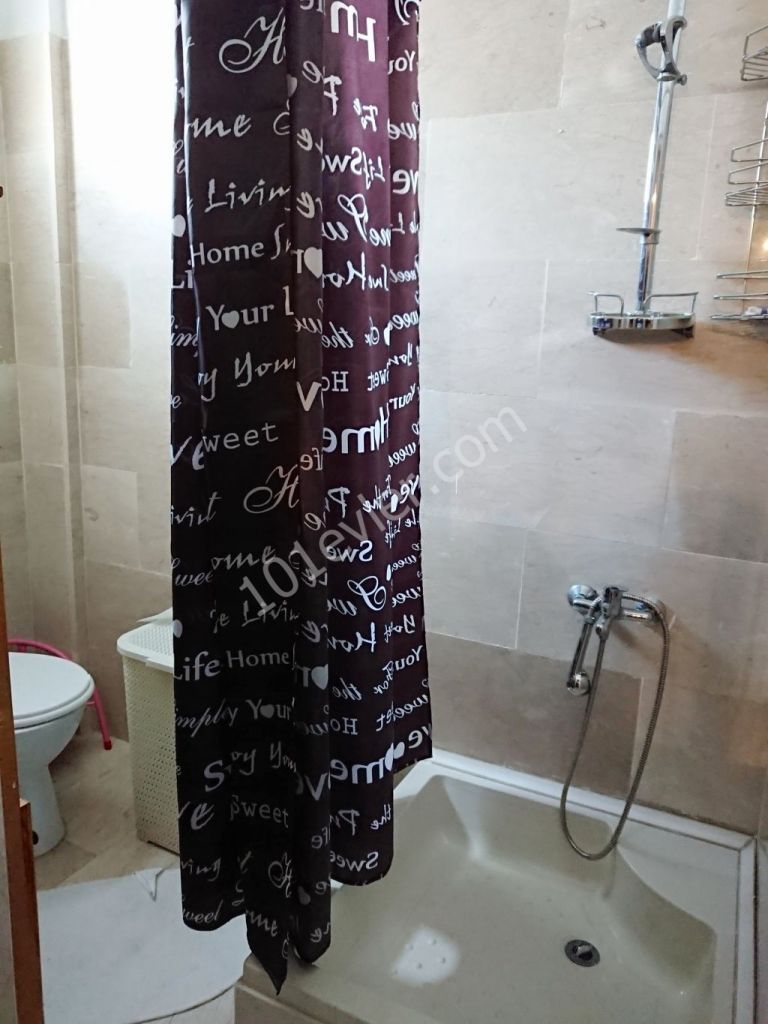 Girne Merkez'e yakın  Geniş Bakımlı 4+1 Büyük Teraslı Şömineli Satılık Penthouse 