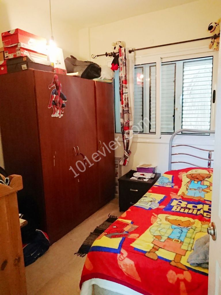 Girne Merkez'e yakın  Geniş Bakımlı 4+1 Büyük Teraslı Şömineli Satılık Penthouse 