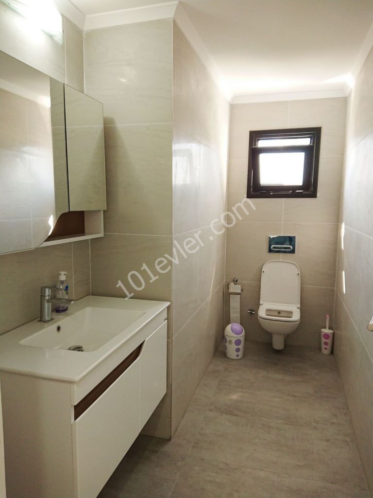 Girne'de Prestijli, Güvenlikli Rezidansta Lüks 3+1 EŞYALI Kiralık daire!