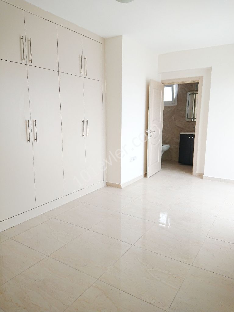 Girne Merkezde 360 derece Manzaralı, Dev Teraslı Tüm Kata Sahip 2+1 TAM Penthouse!