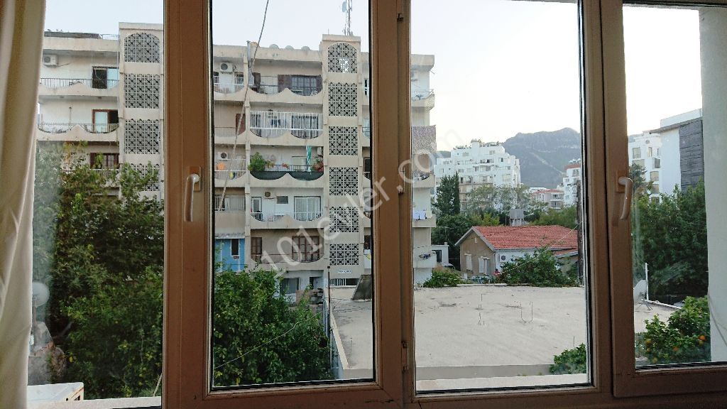 Flat To Rent in Girne Merkez, Kyrenia