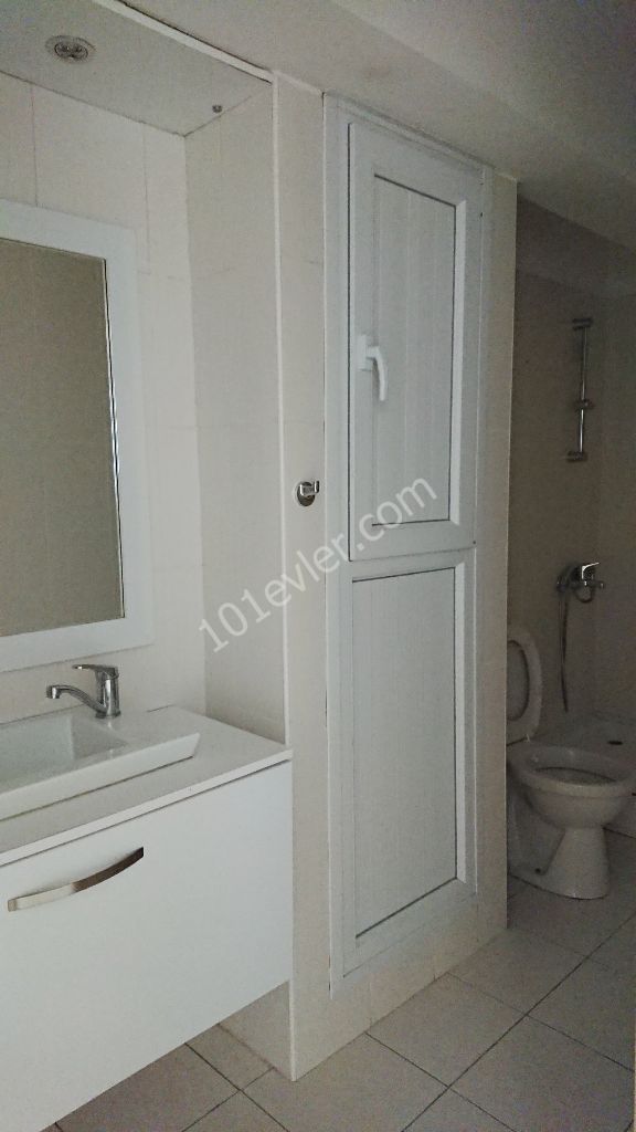 Flat To Rent in Girne Merkez, Kyrenia