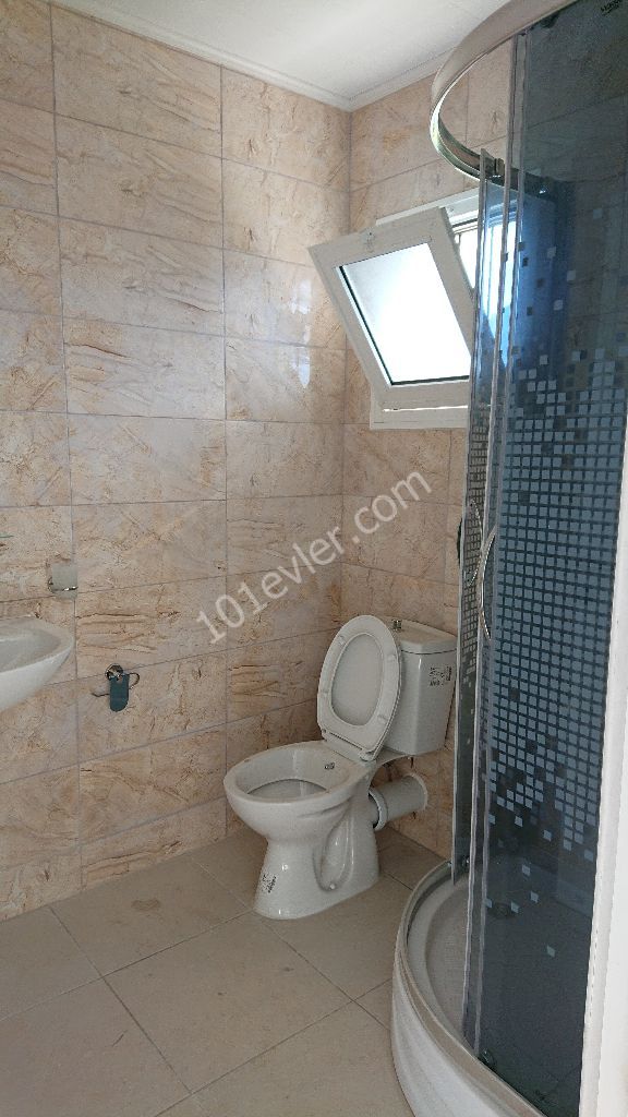 Flat To Rent in Alsancak, Kyrenia