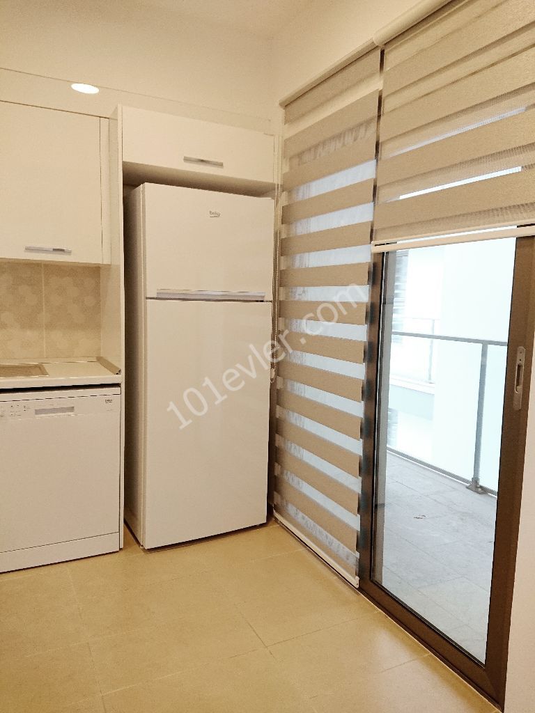 Girne Merkez'de Lüks Residans'ta 3+1 Büyük Teraslı Kiralık Daire! 