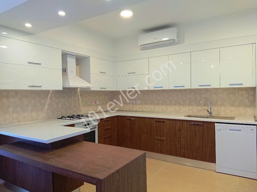 Flat To Rent in Girne Merkez, Kyrenia