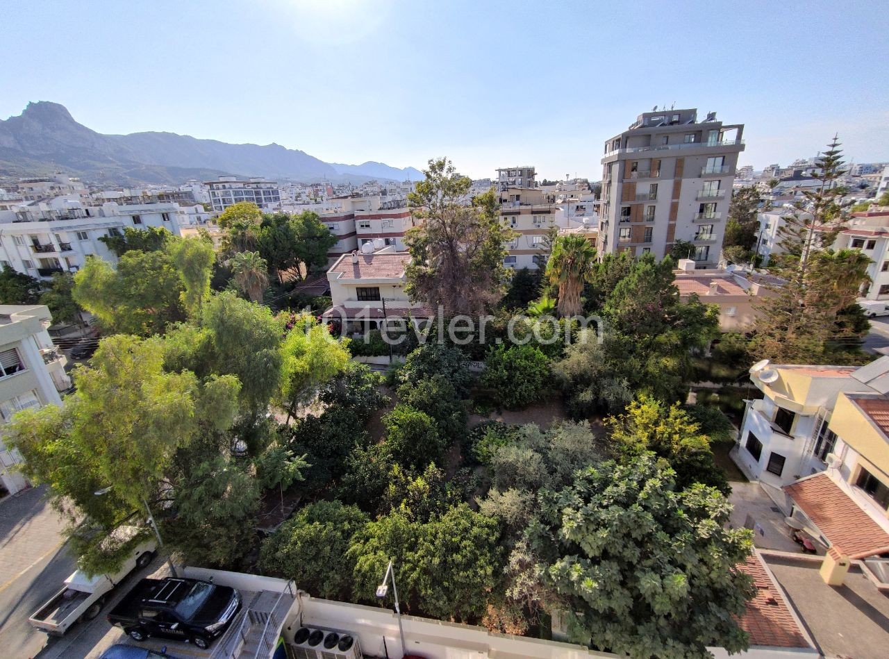 Flat To Rent in Girne Merkez, Kyrenia