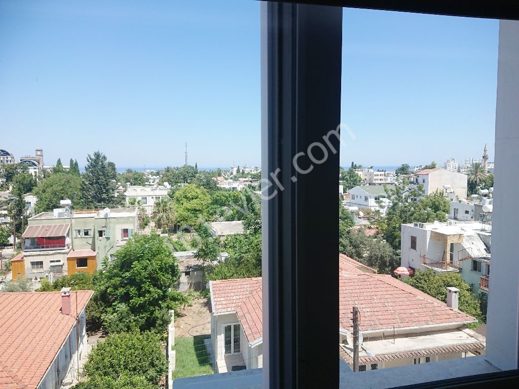 Flat To Rent in Girne Merkez, Kyrenia