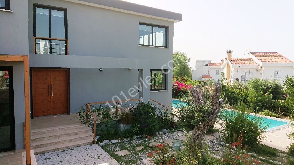 Modern Villa FOR SALE in Çatalköy with 4 + 1 Private Pool in Nature! ** 