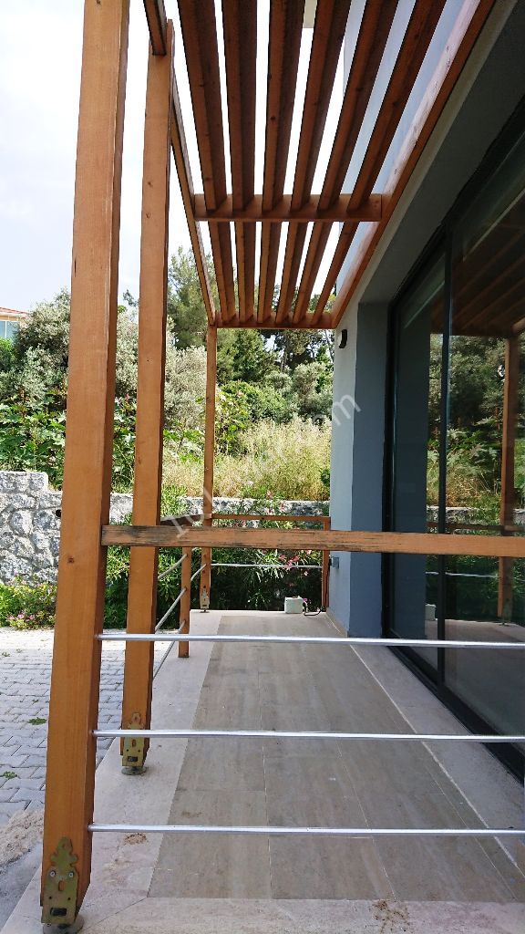 Modern Villa FOR SALE in Çatalköy with 4 + 1 Private Pool in Nature! ** 