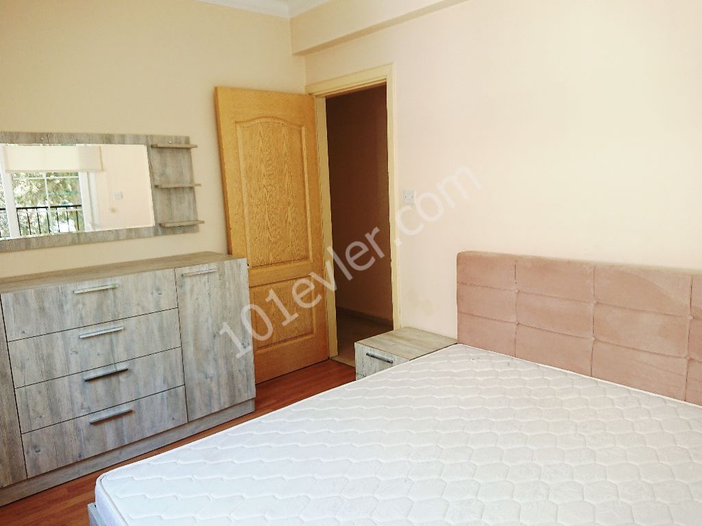 Girne Öğretmen Evi Bölgesinde Nezih Bakımlı Apartmanda  3+1 Full Eşyalı SATILIK ve KİRALIK Daire 