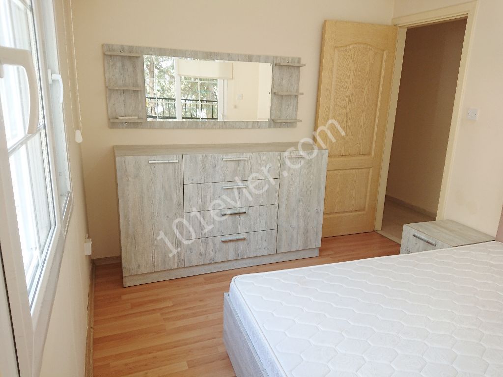 Girne Öğretmen Evi Bölgesinde Nezih Bakımlı Apartmanda  3+1 Full Eşyalı SATILIK ve KİRALIK Daire 