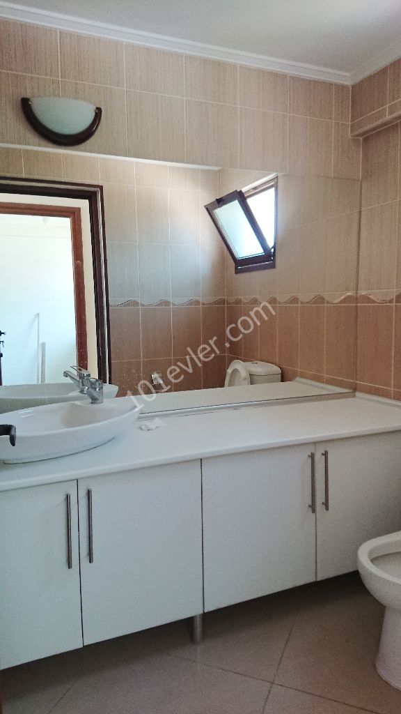 Shop To Rent in Karakum, Kyrenia