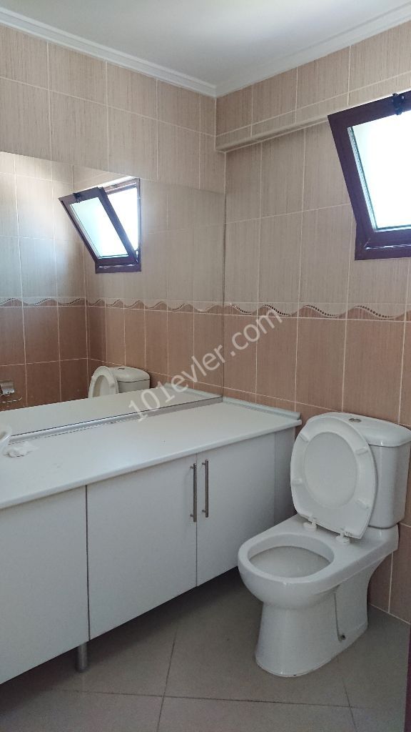 Shop To Rent in Karakum, Kyrenia